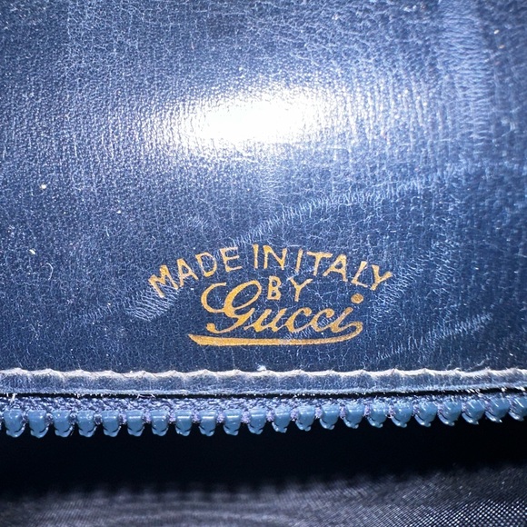 ❌sold❌ Gucci Black Shoulder Bag with Gold Hardware and Chain Detail - Picture 5 of 8